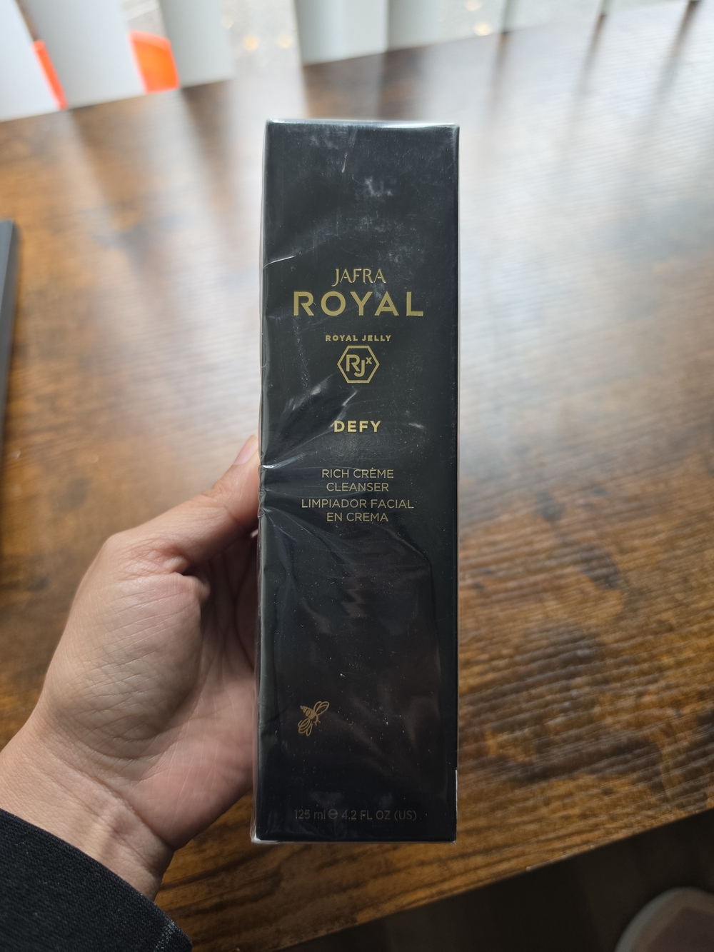 JAFRA ROYAL Defy Rich Crème Cleanser with Royal Jelly RJx - 4.2 fl oz